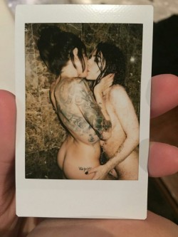 dancesamdance:  bbygirl anistonsuicide