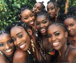 blackmenloveblackwomen:  pretty bunch