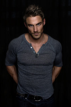 amanthing:  Visit amanthing Hunk Edition BlogWith 9 Different