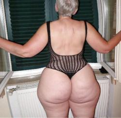 56blogscrazy:  Grandma could get it  