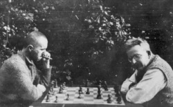 thesoviette:  Bertolt Brecht and Walter Benjamin playing chess