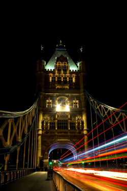 lifeismagnifique:  LONDON CLASSIC Tower Bridge is a London classic. Step