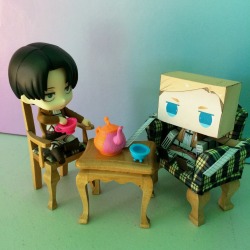 mademoisellelevi:  Tea time with Danchou and Heichou~~ 