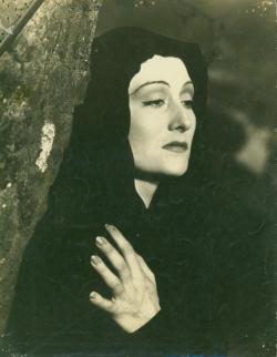 beautyandterrordance:  Gloria Holden, Dracula’s Daughter. 