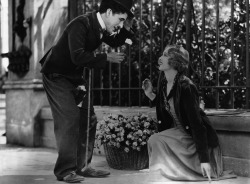 City lights, Charlie Chaplin (1931)I can’t help falling in