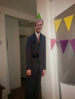 theyellowbrickroad:  George w bush is here and ready to party