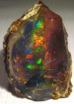 mineralogy-porn:  Beautiful Ethiopian Opal   *-*