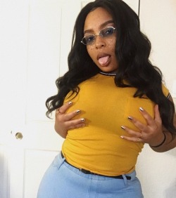 keepthatenergy:  yes i got big breasts so i like to say shit