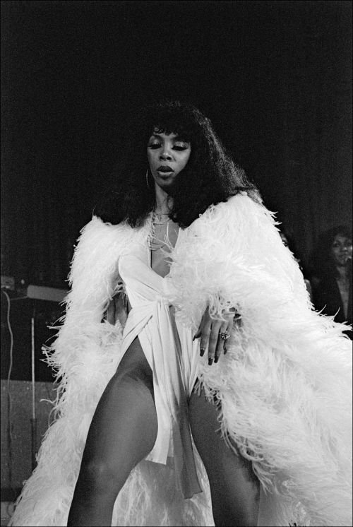 analogwerk: Donna Summer on stage at New York’s Roseland Ballroom;