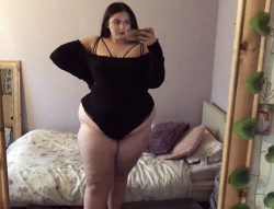 that-fatt-girl:  Love love a good bodysuit 