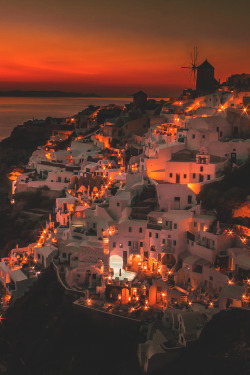 plasmatics-life:  Oia Santorini ~ Greece Sunset | By Frank Hazebroek