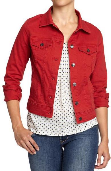 Found the perfect jacket for the Claire Redfield cosplay I’m working on, did remove the sleeves. Now come the hard part how to add the print she have on her jacket? I got 4 days before the shooting to figure it :)