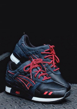 shoe-pornn:  Ronnie Fieg X Asics Gel Lyte III ‘Total Eclipse’