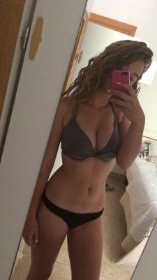 dopeafsf:  I hope my body is welcomed here :3 (f)