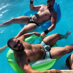 gaybear89:  http://gaybear89.tumblr.com/