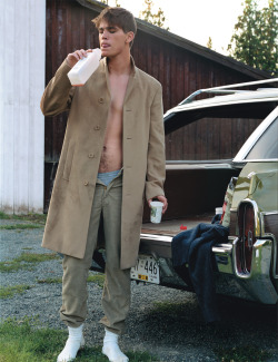 details:  Josh Hartnett, DETAILS November 2000 Issue. Shot by