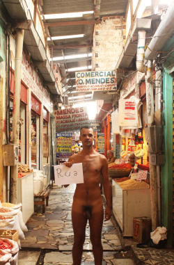 always-nude:  aviagemdoheroi: Rua. Feira de São Joaquim em Salvador/BA - Brasil.  Always nude!