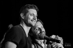 stardustandmelancholy:  Jensen Ackles and Rob Benedict, Salute