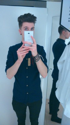 itjustme94:  New hair style and abit of shopping 😄