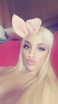 elbellakitoconpauta:  La blondie la durota de cam4 por que yo