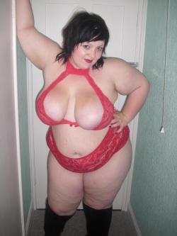 freak-for-ssbbw:  f4tbeauty:    How sexy is she