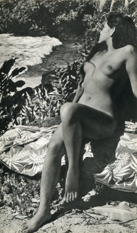 perfectcherryblossomfox:    Adolphe Sylvain - Tahiti Nude, 1966   