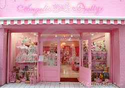 rena-tanemura:  Every Princess’ dream to shop at Angelic Pretty.(｡・//ε//・｡) Only