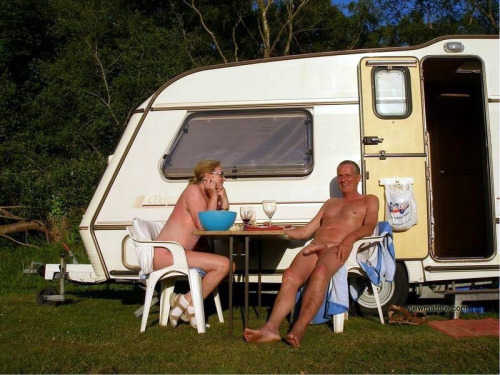 thehomenudist: Camping