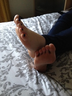 Perfect teen feet only!