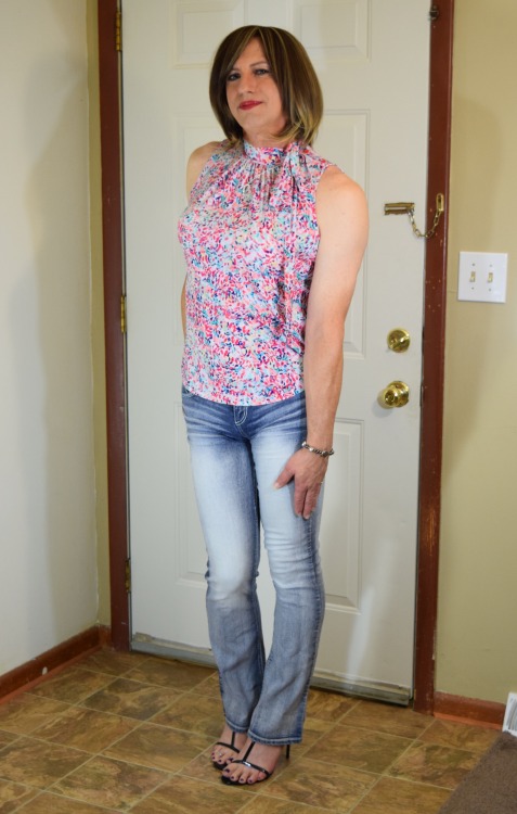 tanjatherusticgirl:  firmdaddyc:  prettylillycd:   hgillmore:  Ready for a summer stroll in the park.   You look amazing Lilly! hope your walk was fun!   Thank you, I didn’t actually take a walk, maybe someday.   A great look Lilly  Take a look at