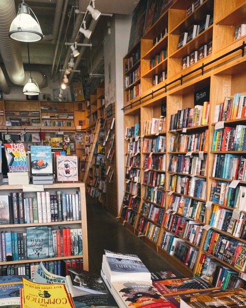 whilereadingandwalking:The Booksmith, a beautiful indie bookstore