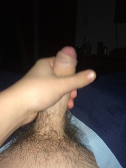 brett319:  Someone want to fuck me or suck my dick love to suck