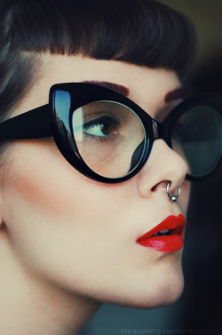 deadlydame:  amazing glasses 