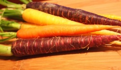 sexysexycarrots:  Look at those interracial babes  FUCKING WoAH