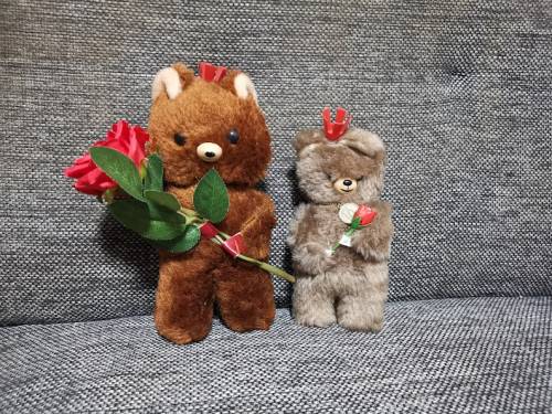 littlealienproducts:  vintage bear with flower by  vintagekitschtoys
