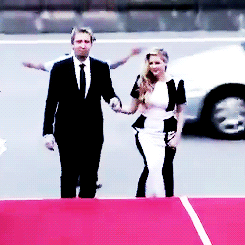 avrillavigine:  Avril & Chad at Huading Jiang Awards - Red