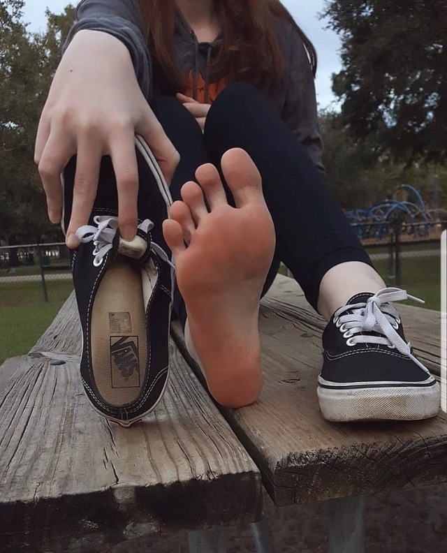 socksandfeet: