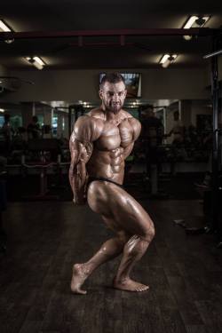 muscle-addicted:   Jan Turek   