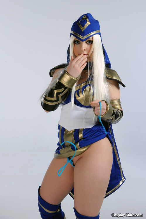 Ashe set is ready! on cosplay-mate.com :)Â  It took a little bit longer but you get 75 pictures instead of 60 :)Â 