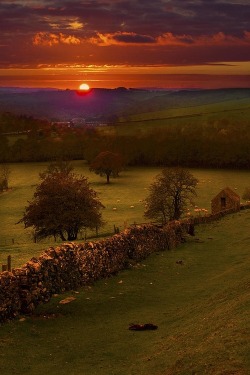 bluepueblo:  Sunset, Peak District, Derbyshire, England photo