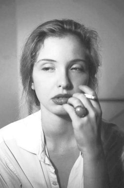 mabellonghetti:  Julie Delpy, 1994 