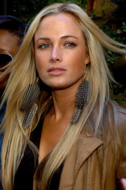 j33psta:  RIP…… Reeva Steenkamp, what a waste.