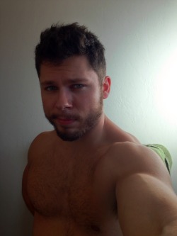 tumblinwithhotties:  Go get lost in the eyes of drabes9