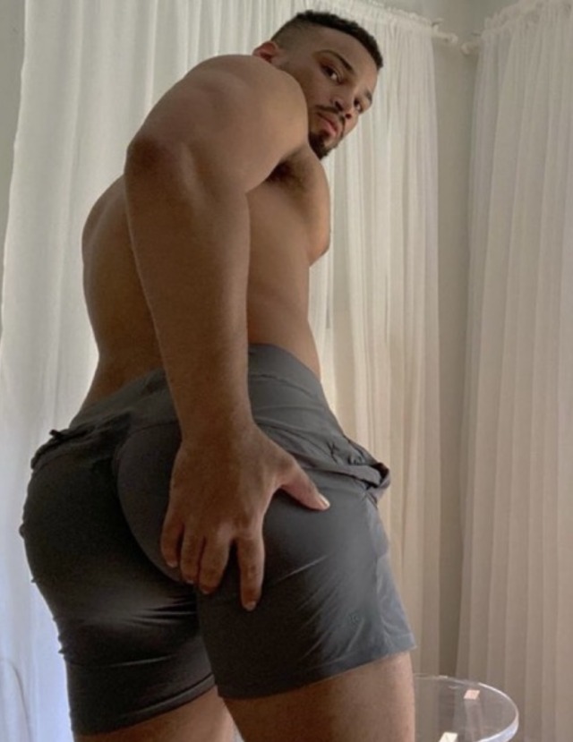 thickumsandthangs21:Big Booty 