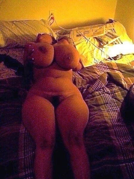 getmoneydollaz:  Look at them big ass muthafucking tittiesFollow Getmoneydollaz