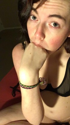 wax-princess:@dumb-andturnedon for your request of gagging on