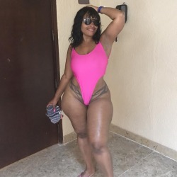 thequeencherokeedass: Time to get drunk and hit the pool vacation