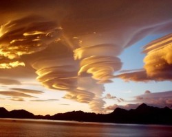 The aliens have landed (Lenticular cloud formations over Grytviken,