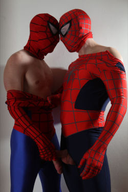 superherocollection:  http://www.gaycomicgeek.com/home/ 