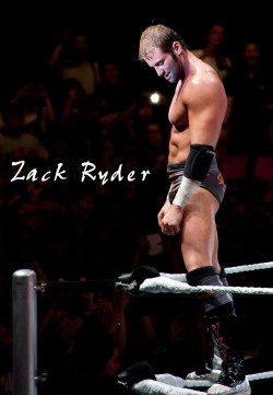 rwfan11:  Zack Ryder …even he can’t help but to look down